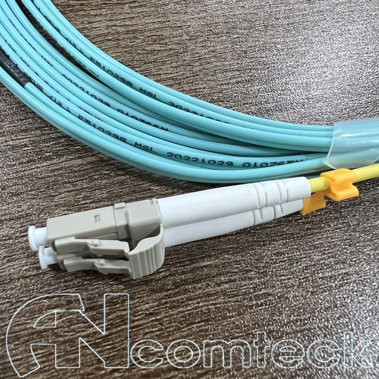 Dây nhảy quang 5m Multimode OM3 chuẩn SC/UPC-LC/UPC-MM ANCOMTECK