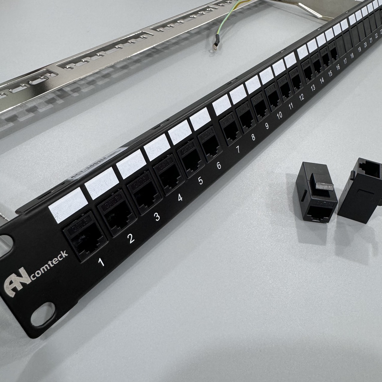 Thanh đấu nối mạng PATCH PANEL 16 port 1U chuẩn 19'' CAT5.CAT6.CAT6A , mã ACT-16S1U ANCOMTECK