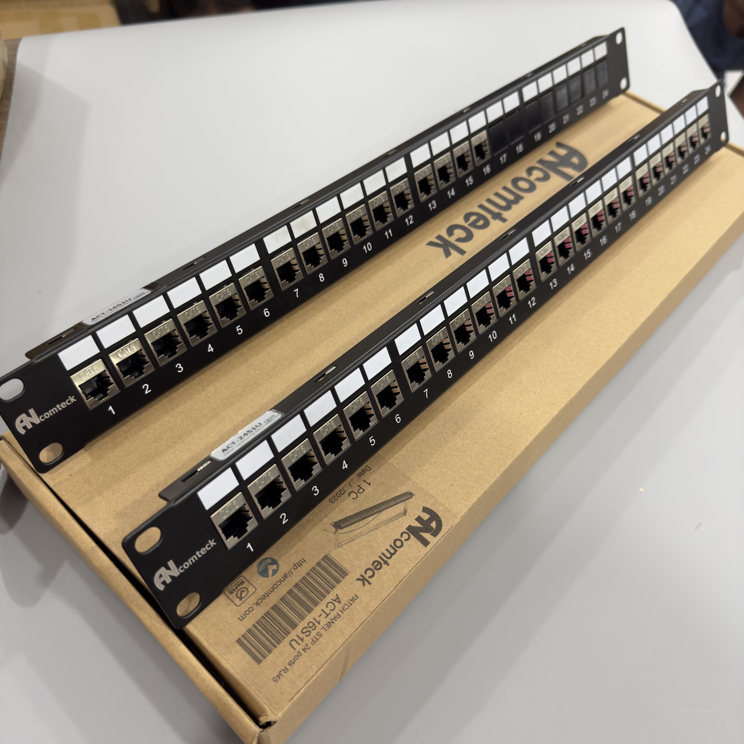 Thanh đấu nối mạng PATCH PANEL 16 port 1U chuẩn 19'' CAT5.CAT6.CAT6A , mã ACT-16S1U ANCOMTECK