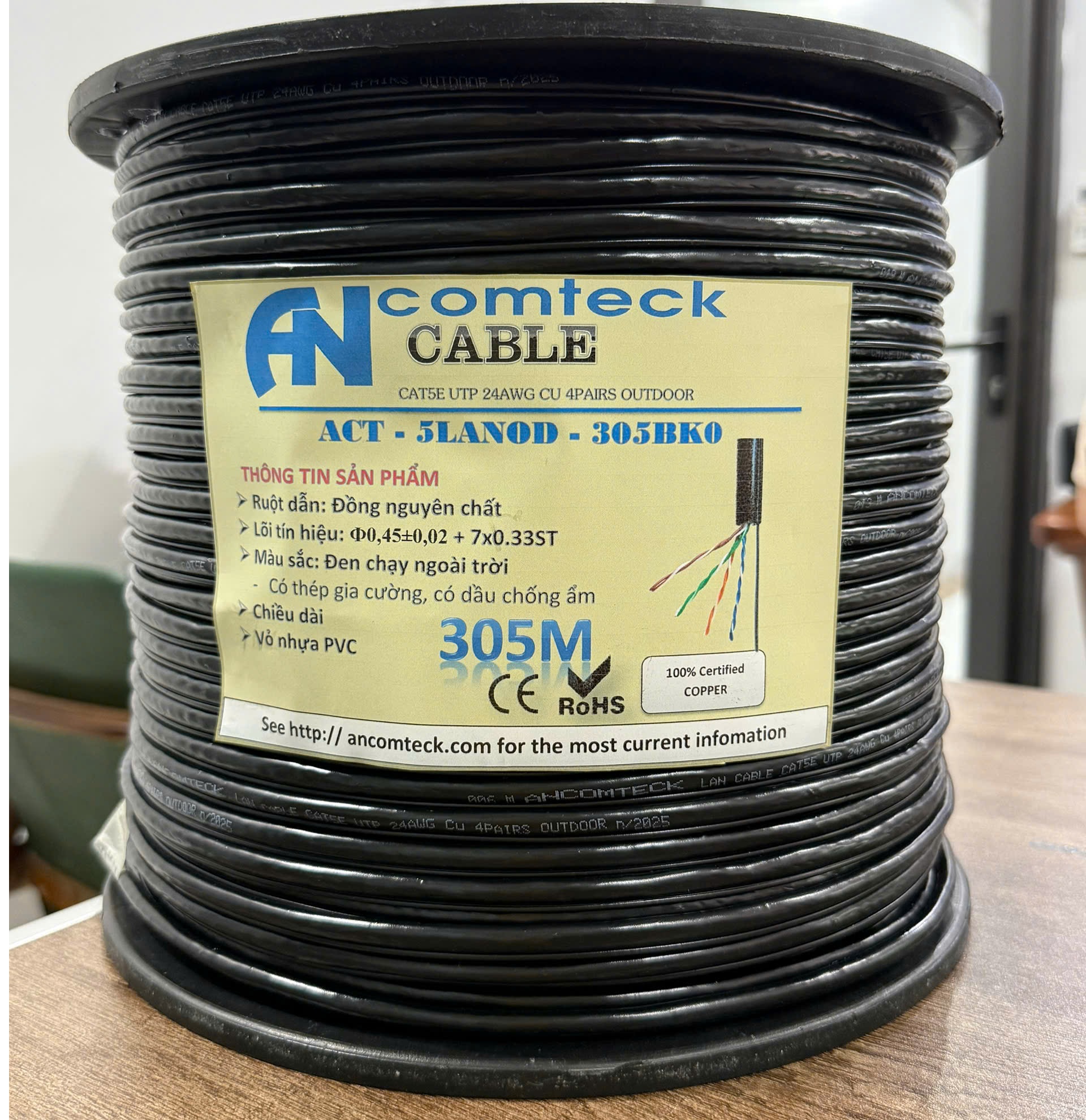 Cáp mạng CAT5e UTP đồng dầu chạy ngoài trời - có dây chịu lực gia cường - Outdoor ACT-5LANOD-305BKO